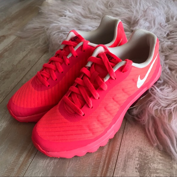 NWTNike neon Air Max invigor special edition - Picture 3 of 7